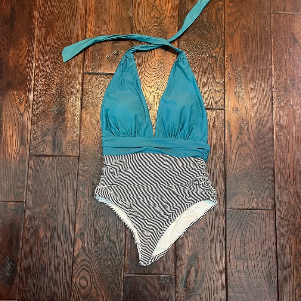 Cupshe women’s one piece halter swimsuit